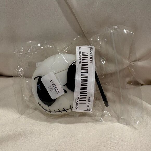 NBC Jack Skellington Case Apple AirPods 1/2 Wireless Headphone Case w/ Carabiner - Picture 6 of 6